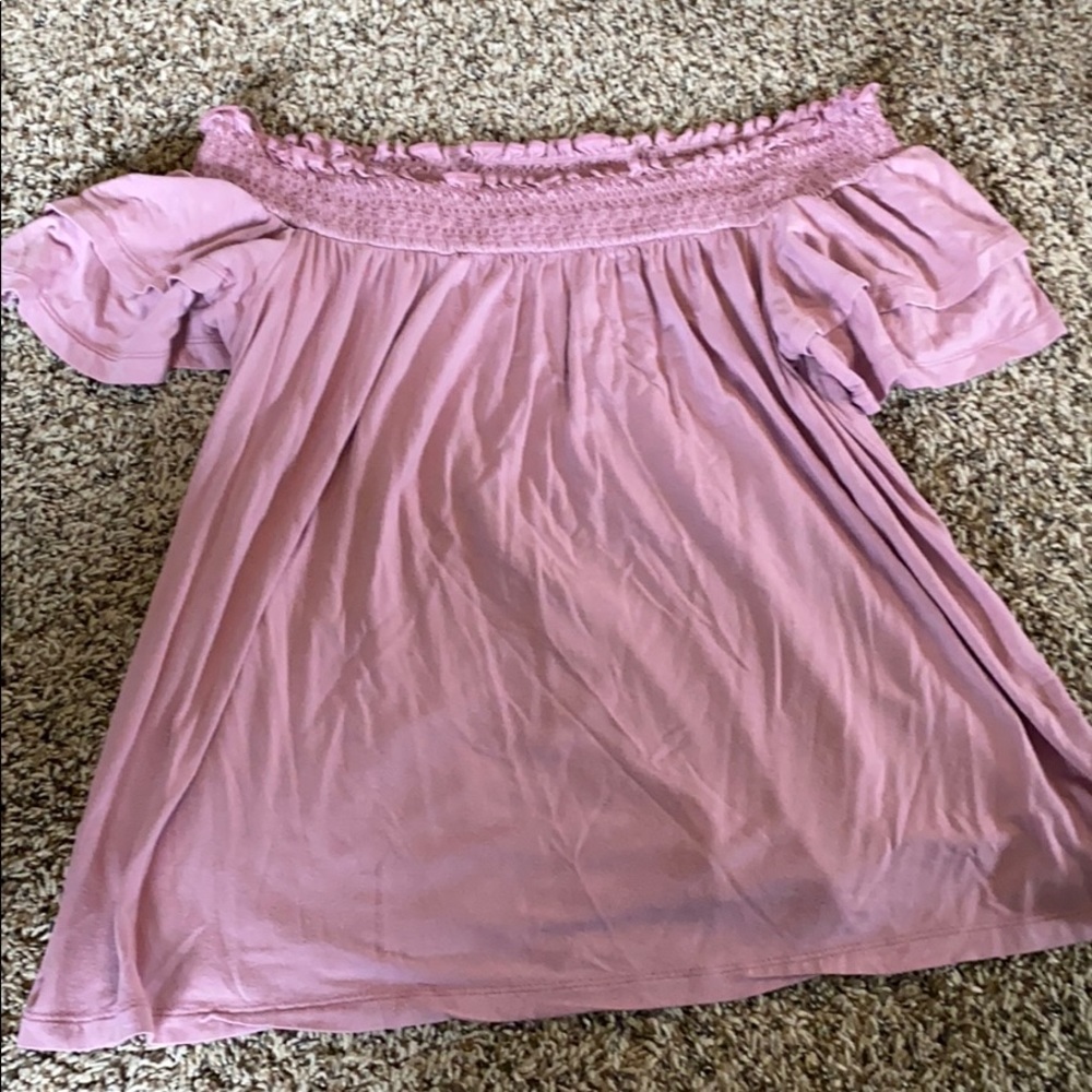 Soft and Sexy American eagle tee off the shoulder